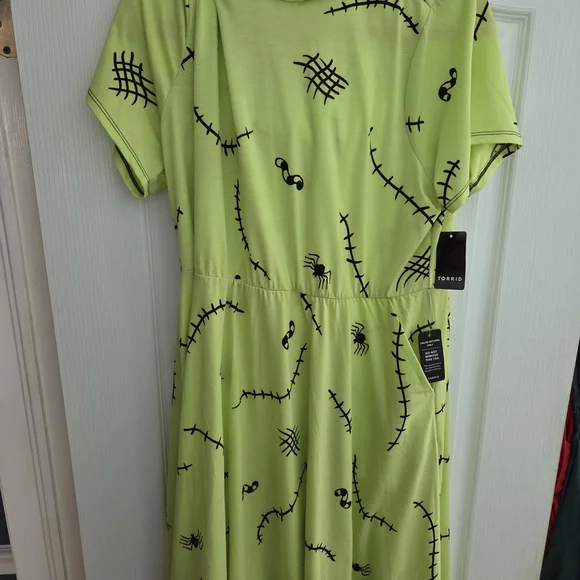 Torrid Disney The Nightmare Before Christmas Oogie Boogie Mini Hooded Dress NWT - Picture 6 of 11